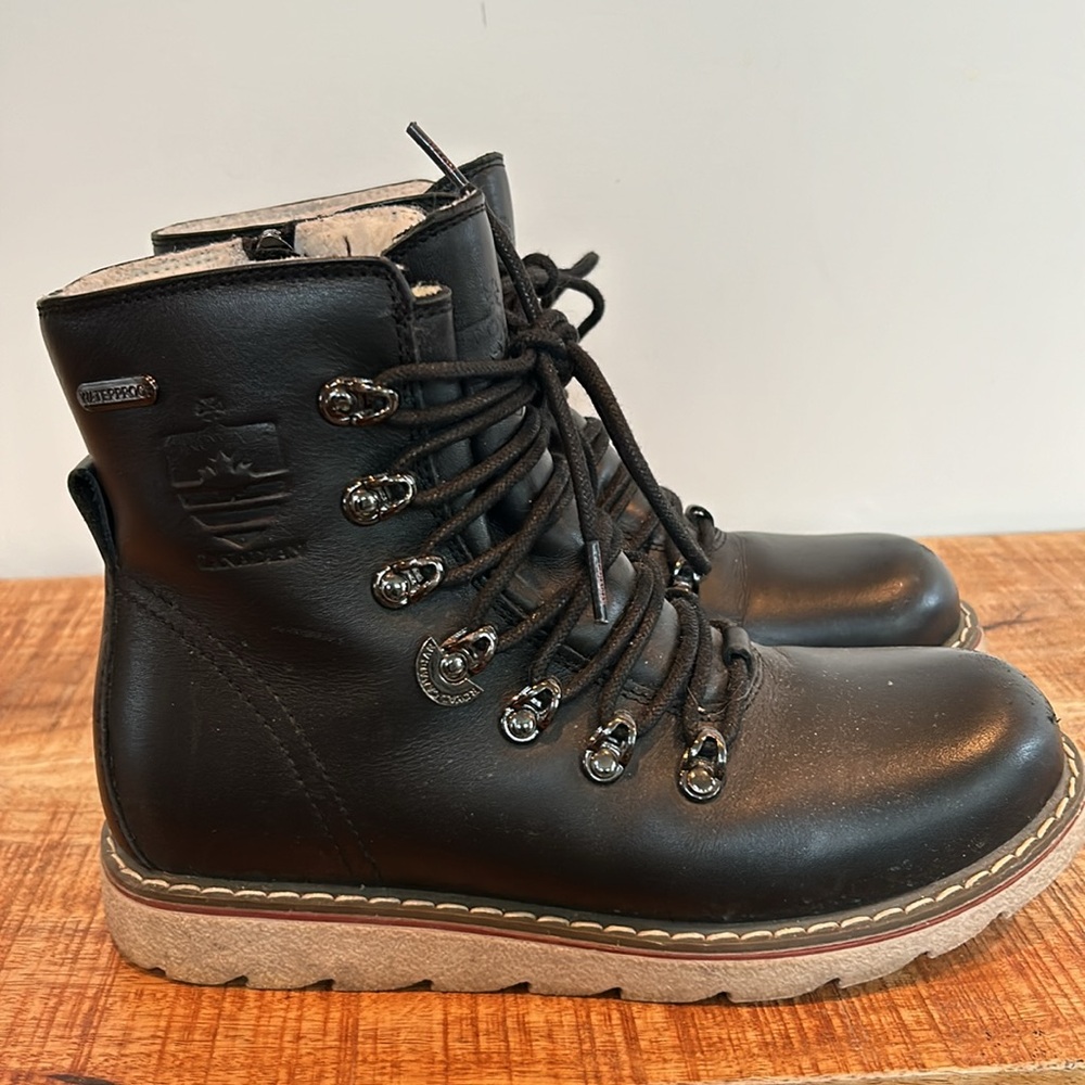 Royal Canadian Caledon hiking books, black